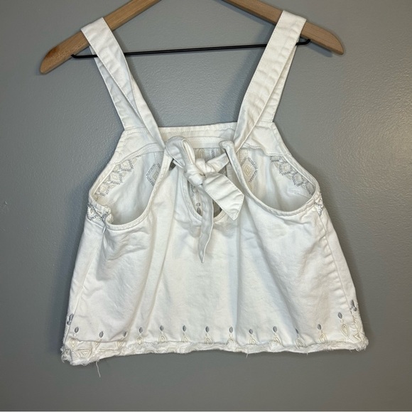 Blank NYC White and Gray Sleeveless Embroidered Top with Raw Hem, Size Medium - Picture 4 of 8